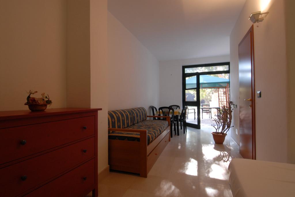 Villaggio Camping Uria Foce Varano Exterior photo