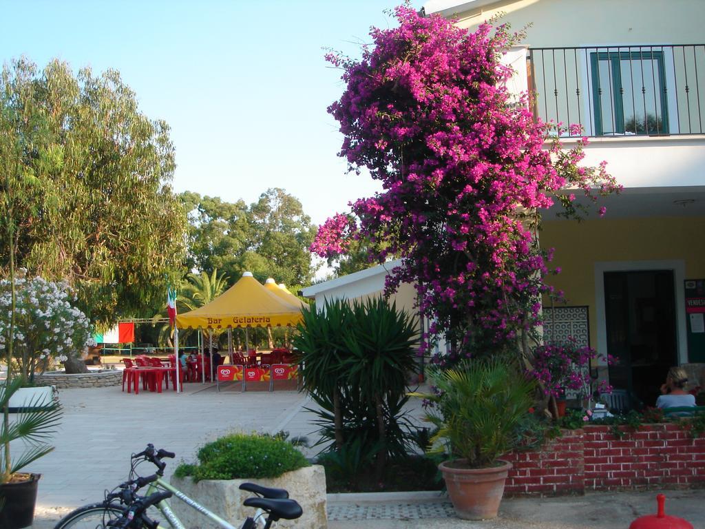 Villaggio Camping Uria Foce Varano Exterior photo