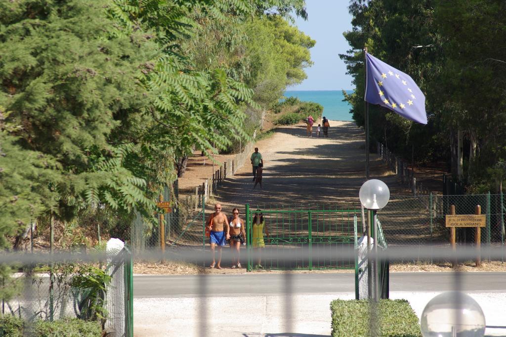 Villaggio Camping Uria Foce Varano Exterior photo