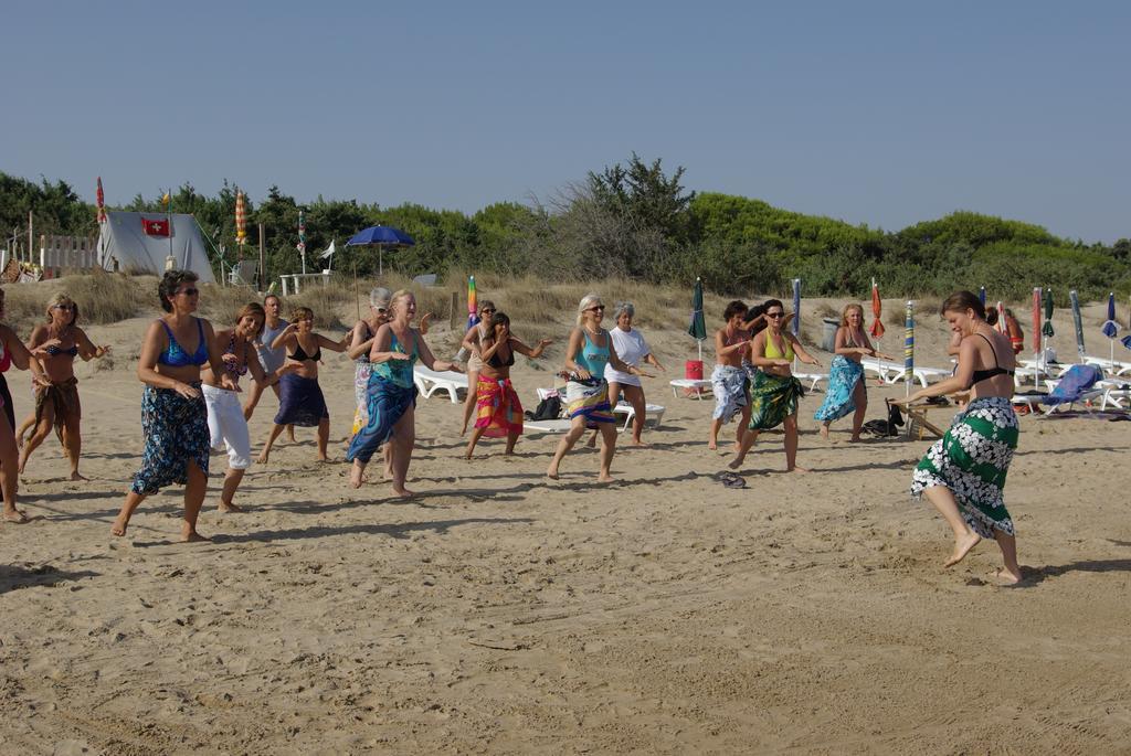 Villaggio Camping Uria Foce Varano Exterior photo