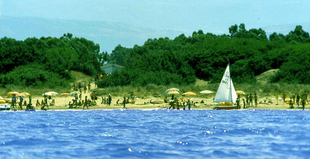 Villaggio Camping Uria Foce Varano Exterior photo
