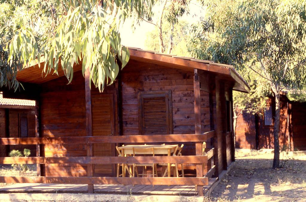 Villaggio Camping Uria Foce Varano Exterior photo