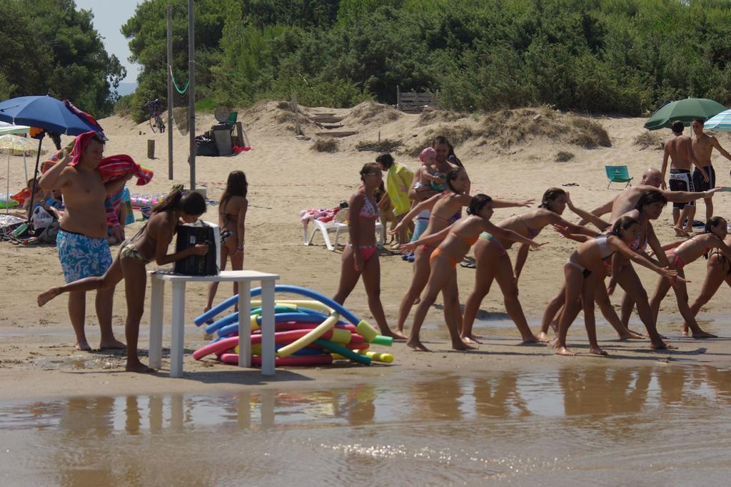 Villaggio Camping Uria Foce Varano Exterior photo